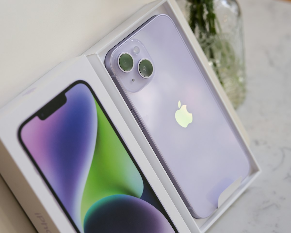 Apple iPhone 14 128 Go - Violet - Reconditionné A+ - Image 2